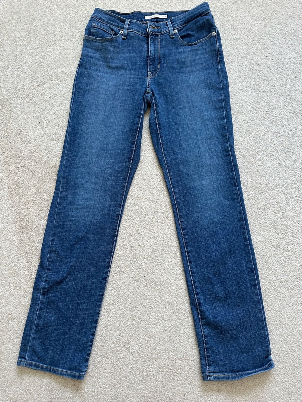 Levi's Women's Straight Leg Jeans in Dark Blue Wash